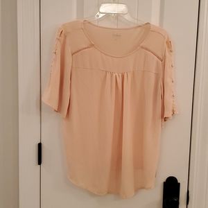 Short sleeved, peach blouse with buttons